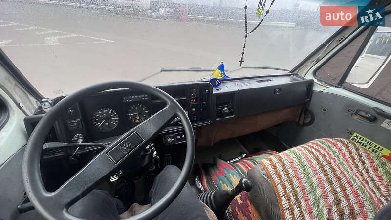 Грузовой фургон Volkswagen LT 1995 в Львове