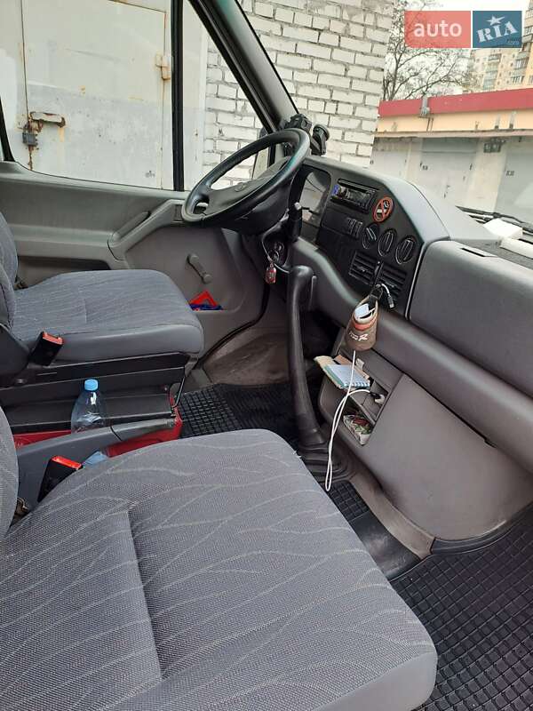 Приміський автобус Volkswagen LT 2004 в Києві