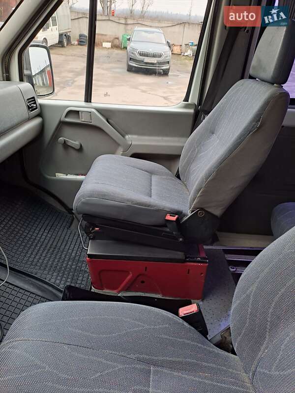 Приміський автобус Volkswagen LT 2004 в Києві