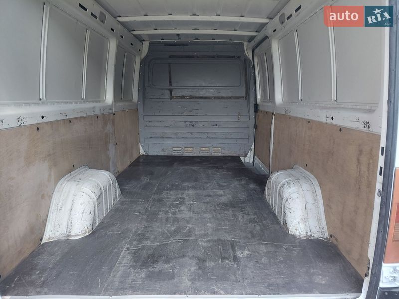 Вантажний фургон Volkswagen LT 2004 в Жовтих Водах