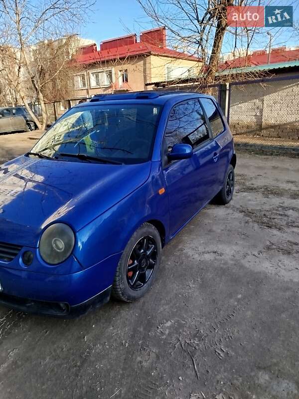 Хетчбек Volkswagen Lupo 1999 в Березні