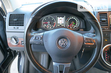 Минивэн Volkswagen Multivan 2011 в Киеве