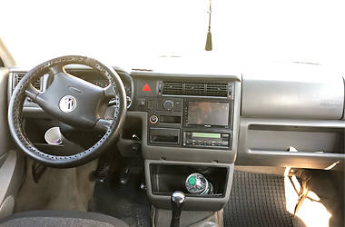 Грузопассажирский фургон Volkswagen Multivan 2000 в 