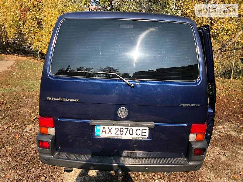 Вантажопасажирський фургон Volkswagen Multivan 2000 в Харкові