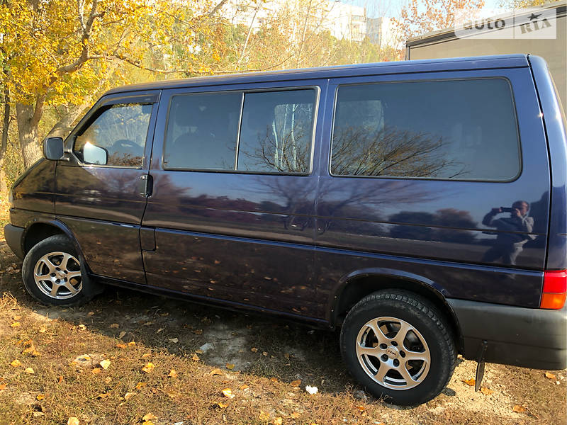 Вантажопасажирський фургон Volkswagen Multivan 2000 в Харкові