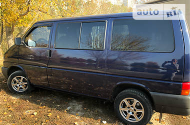 Грузопассажирский фургон Volkswagen Multivan 2000 в 