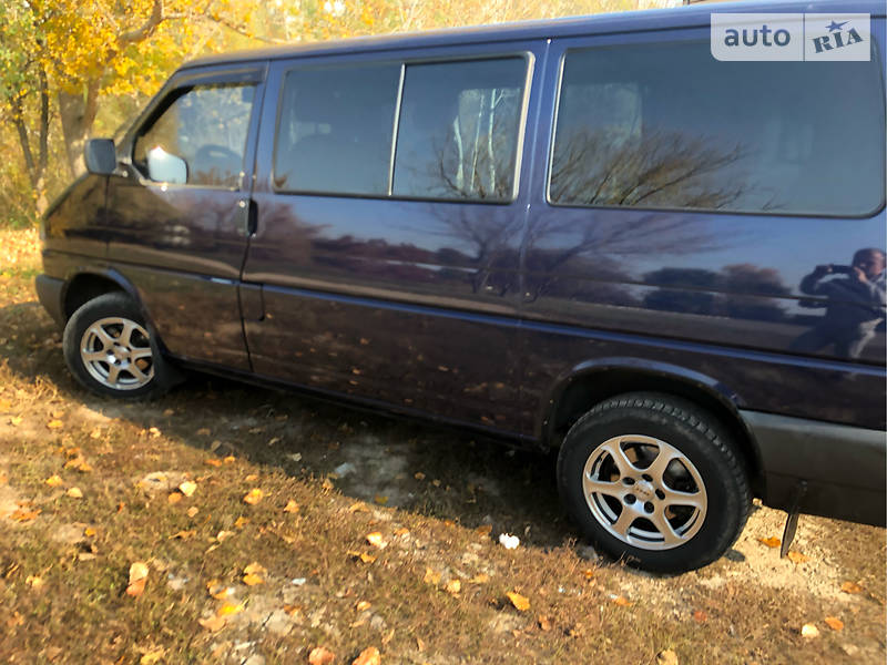Вантажопасажирський фургон Volkswagen Multivan 2000 в Харкові