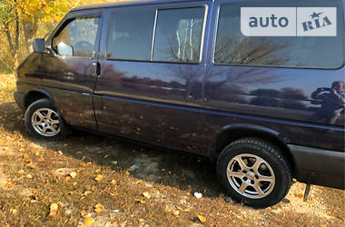 Грузопассажирский фургон Volkswagen Multivan 2000 в 