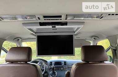 Мінівен Volkswagen Multivan 2010 в 
