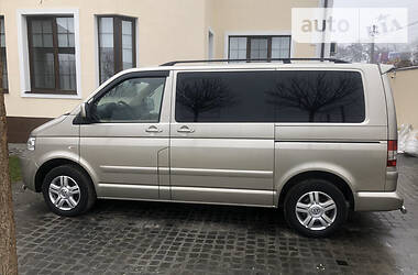 Мінівен Volkswagen Multivan 2009 в 