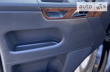Мінівен Volkswagen Multivan 2010 в 