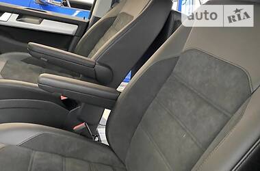 Мінівен Volkswagen Multivan 2019 в 