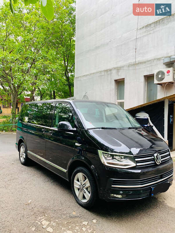 Минивэн Volkswagen Multivan 2016 в 