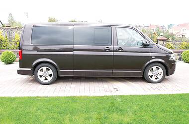 Минивэн Volkswagen Multivan 2010 в 
