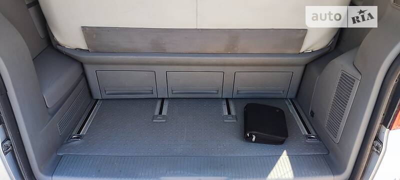 Мінівен Volkswagen Multivan 2004 в Одесі