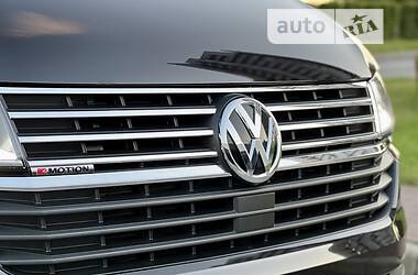 Минивэн Volkswagen Multivan 2020 в 
