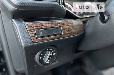 Минивэн Volkswagen Multivan 2020 в 