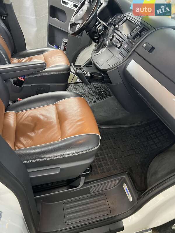 Минивэн Volkswagen Multivan 2013 в Киеве