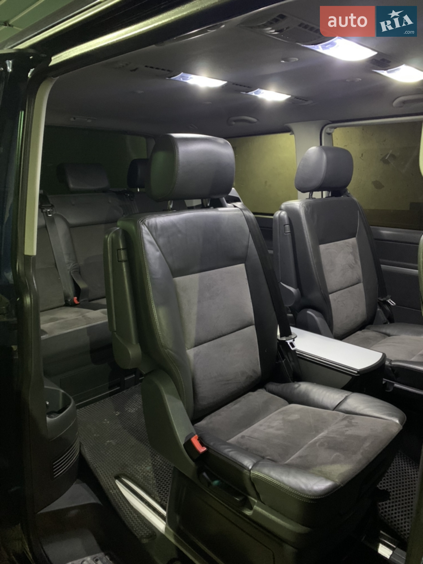2011 Volkswagen Multivan - мініатюра 21