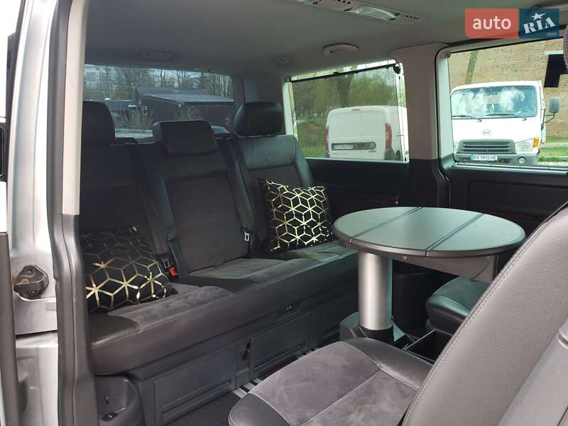 Мінівен Volkswagen Multivan 2008 в Хмельницькому