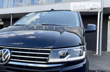 Минивэн Volkswagen Multivan 2023 в 