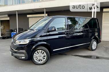 Минивэн Volkswagen Multivan 2023 в 