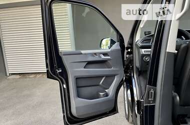 Минивэн Volkswagen Multivan 2023 в 