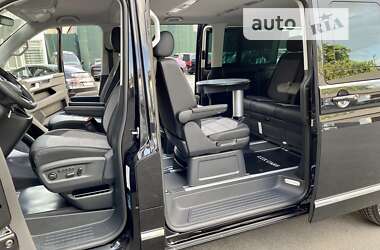 Минивэн Volkswagen Multivan 2023 в 