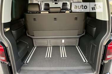 Минивэн Volkswagen Multivan 2023 в 