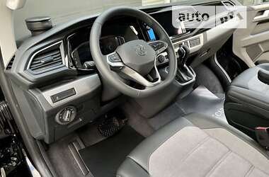 Минивэн Volkswagen Multivan 2023 в 