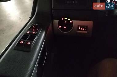 Минивэн Volkswagen Multivan 2012 в 