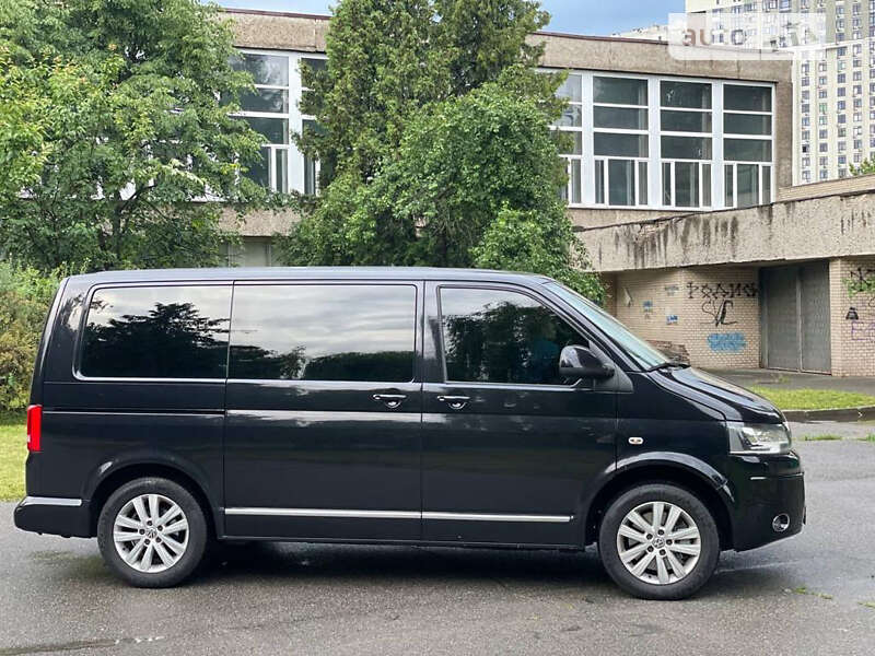 Минивэн Volkswagen Multivan 2014 в Киеве
