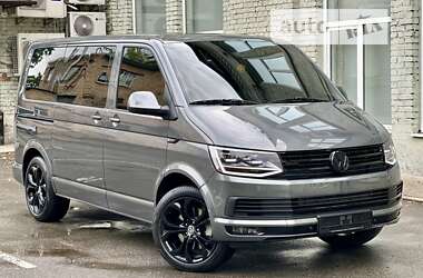 Мінівен Volkswagen Multivan 2017 в 