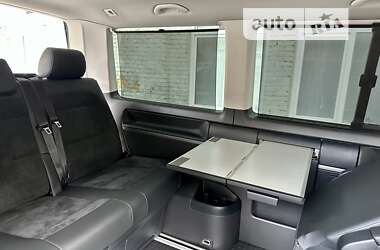 Мінівен Volkswagen Multivan 2017 в 