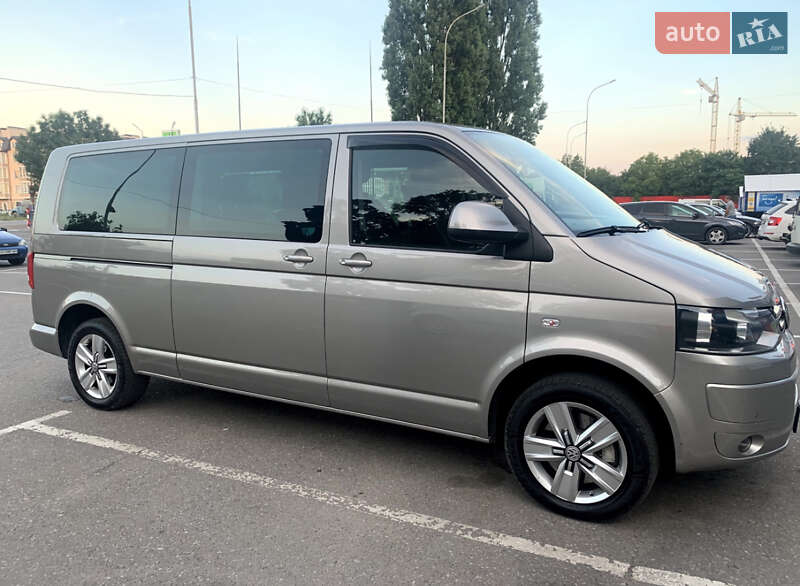 Мінівен Volkswagen Multivan 2011 в Ужгороді