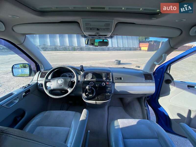 Минивэн Volkswagen Multivan 2005 в Киеве