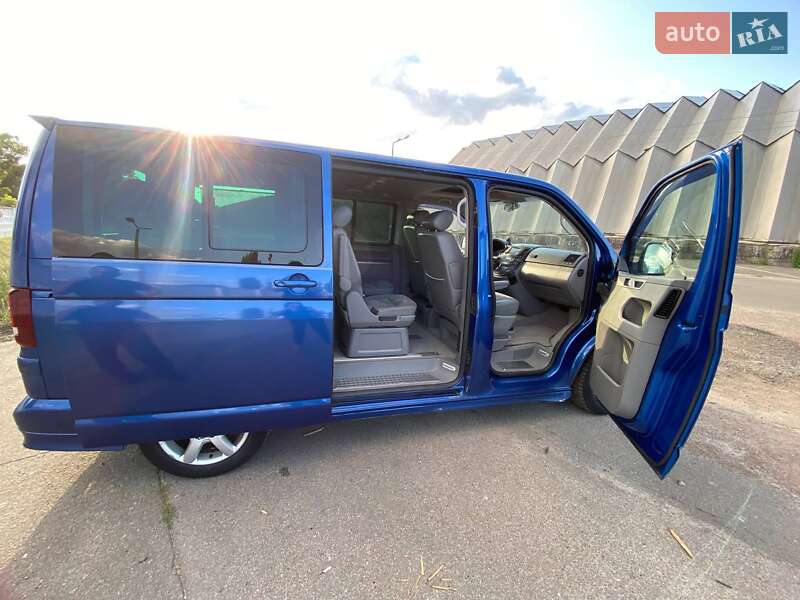 Минивэн Volkswagen Multivan 2005 в Киеве