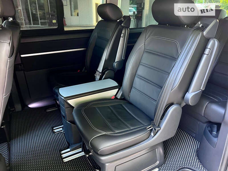 Минивэн Volkswagen Multivan 2021 в Днепре