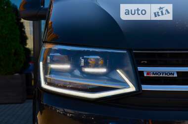 Минивэн Volkswagen Multivan 2017 в 