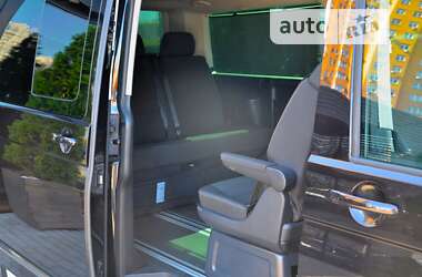 Минивэн Volkswagen Multivan 2017 в 