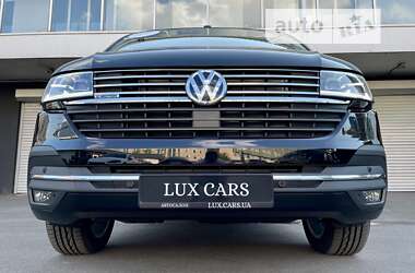 Минивэн Volkswagen Multivan 2023 в 