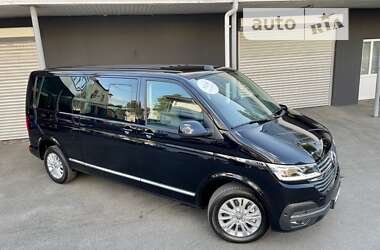 Минивэн Volkswagen Multivan 2023 в 