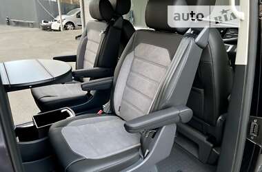 Минивэн Volkswagen Multivan 2023 в 