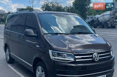 Минивэн Volkswagen Multivan 2017 в 