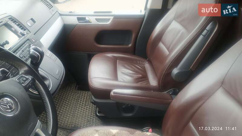 Минивэн Volkswagen Multivan 2012 в Киеве