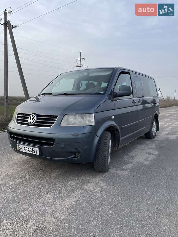 Минивэн Volkswagen Multivan 2007 в Дубровице