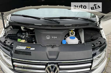 Минивэн Volkswagen Multivan 2018 в Киеве