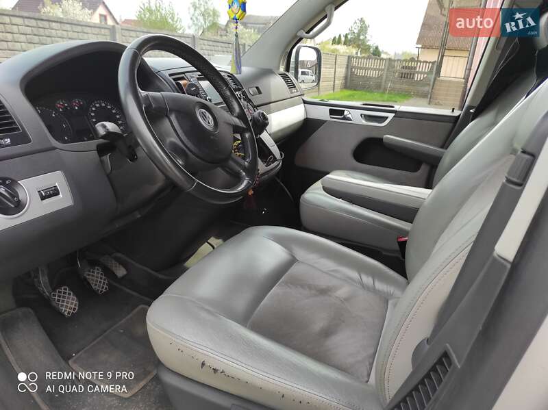 Минивэн Volkswagen Multivan 2008 в Любомле