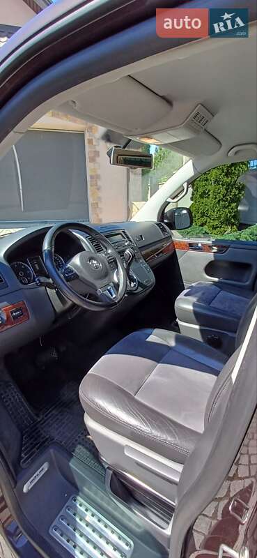 Мінівен Volkswagen Multivan 2012 в Києві