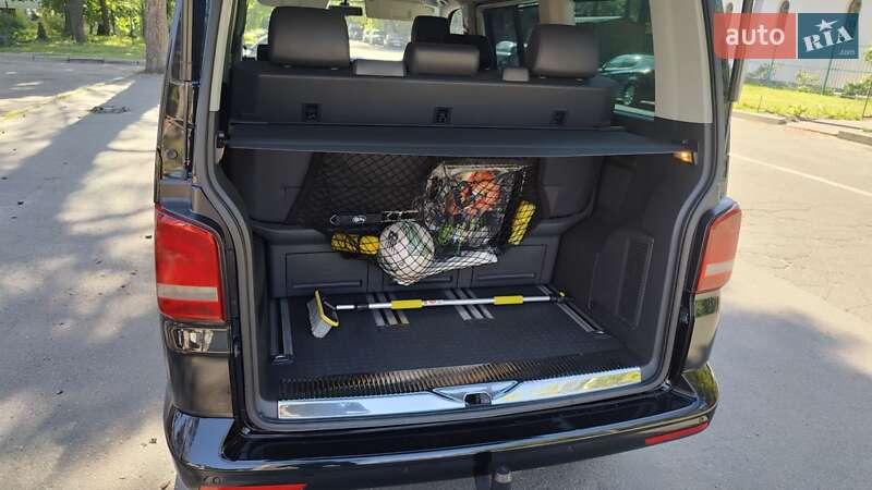 Минивэн Volkswagen Multivan 2015 в Киеве